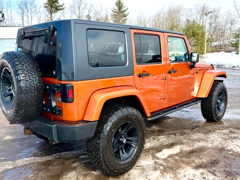 Used 2010 Jeep Wrangler Unlimited Sahara w/ Dual Top Group image 5