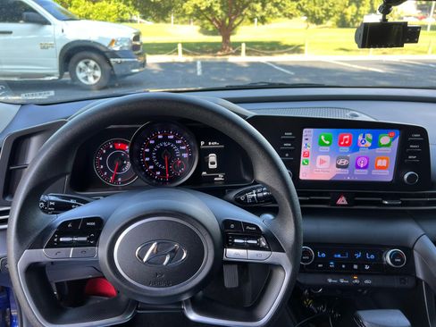 Used 2023 Hyundai Elantra SEL image 17