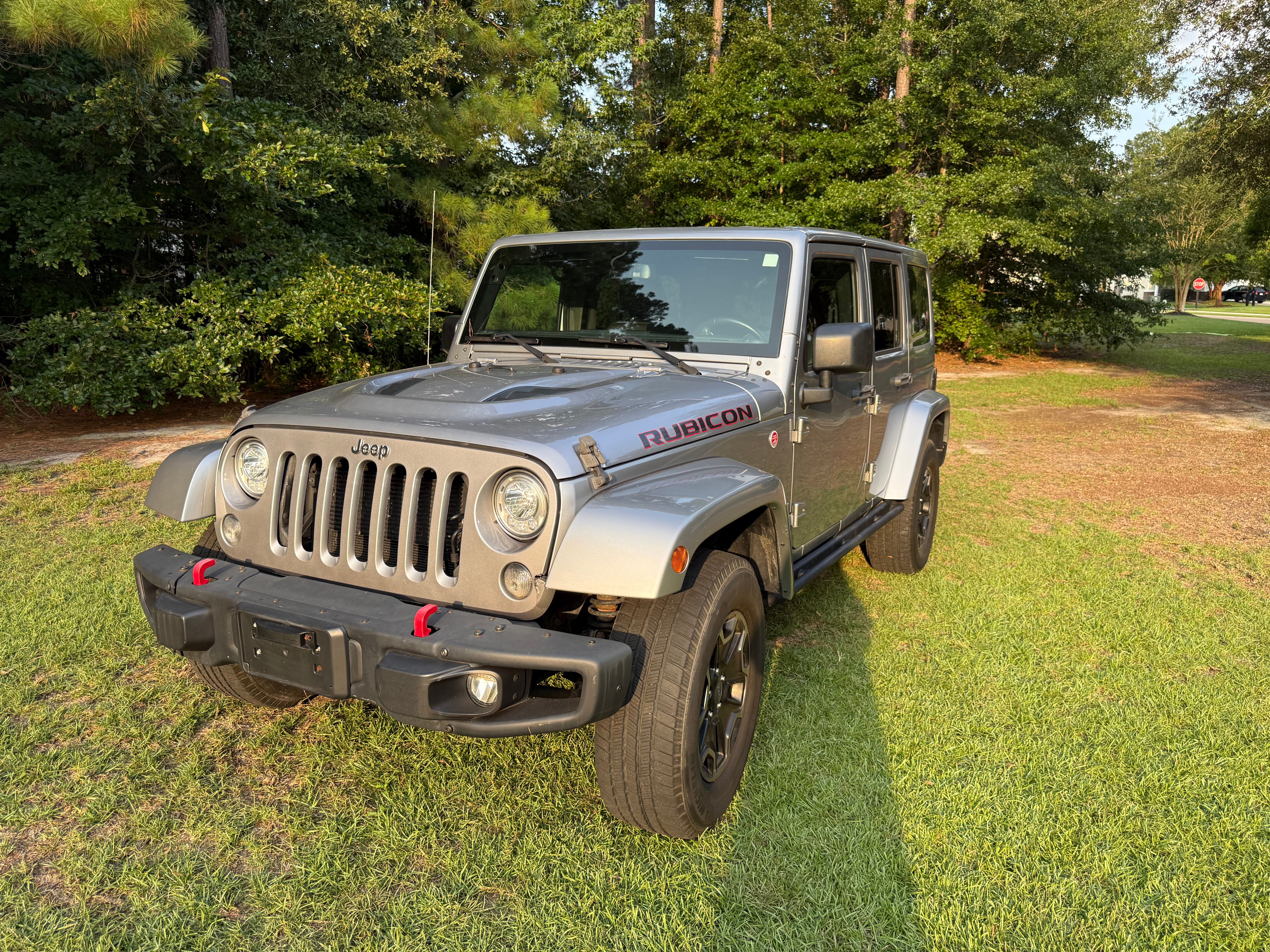 Used 2017 Jeep Wrangler Unlimited Rubicon AWD/4WD image 2