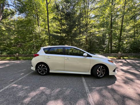 Used 2016 Scion iM FWD image 2