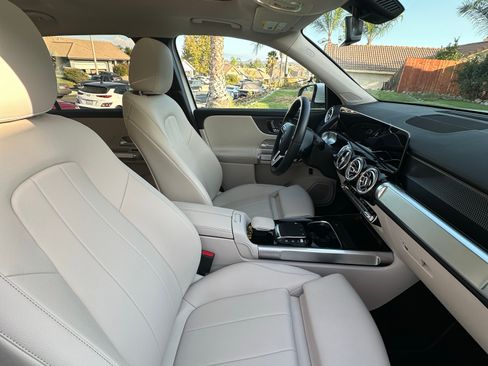 Used 2021 Mercedes-Benz GLB 250 image 16