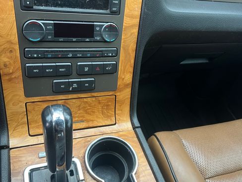 Used 2012 Lincoln Navigator L 4WD image 10