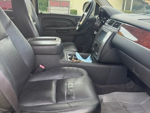 Used 2013 GMC Yukon XL 2500 SLT AWD/4WD image 26