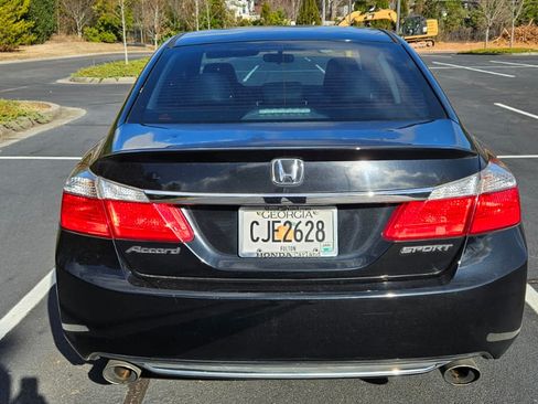 Used 2015 Honda Accord Sport image 16