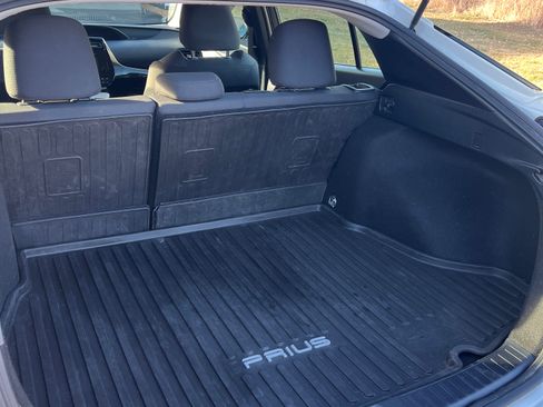 Used 2017 Toyota Prius Four Touring image 6