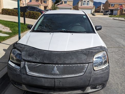 Used 2012 Mitsubishi Galant FE image 2