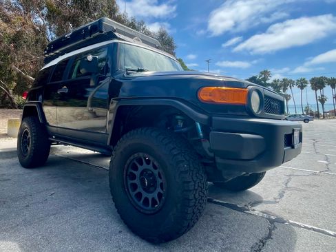 Used 2010 Toyota FJ Cruiser 4WD image 14
