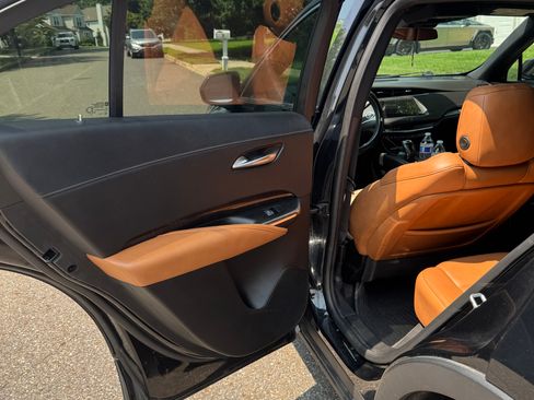 Used 2019 Cadillac XT4 Premium Luxury w/ Driver Assist Package AWD/4WD image 10