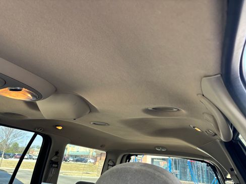 Used 2001 Ford Expedition XLT image 5