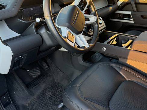 Used 2023 Land Rover Defender 110 S image 20