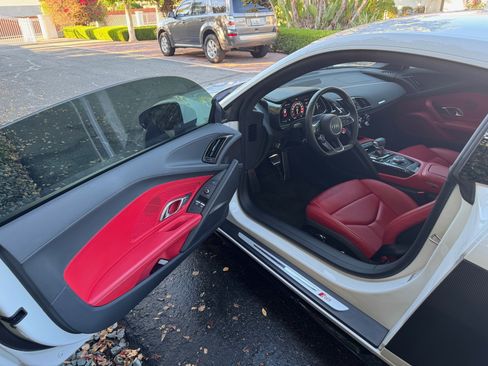 Used 2021 Audi R8 V10 w/ Premium Package image 19