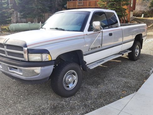 Used 1997 Dodge Ram 2500 Truck 4x4 Club Cab image 1