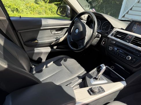Used 2014 BMW 320i xDrive Sedan AWD/4WD image 9