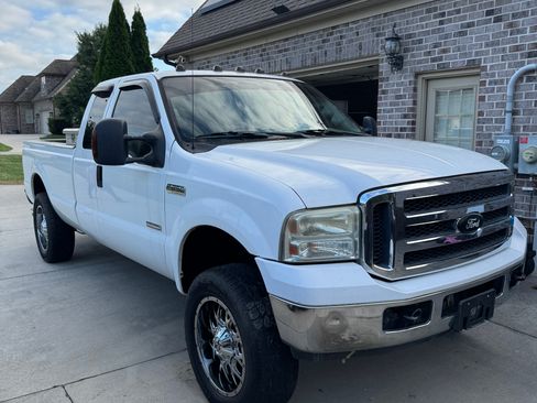 Used 2006 Ford F250 XL image 1