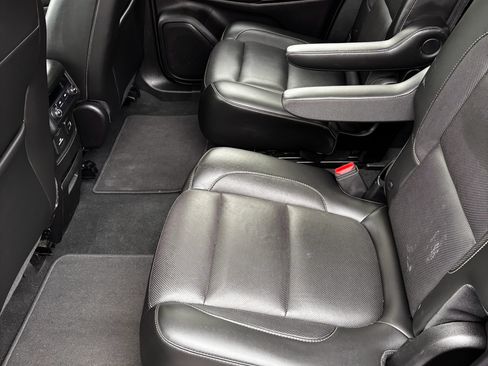 Used 2018 GMC Acadia SLT image 17