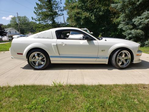 Used 2006 Ford Mustang GT image 8
