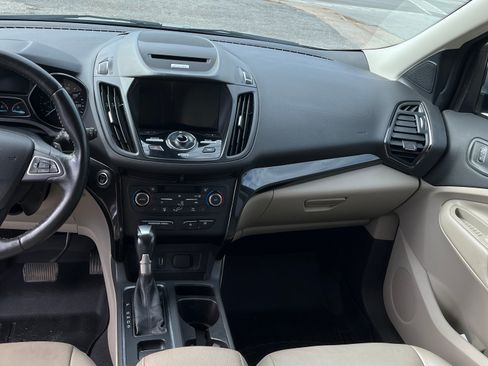 Used 2017 Ford Escape Titanium image 12