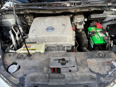 Used 2013 Nissan Leaf SL image 26