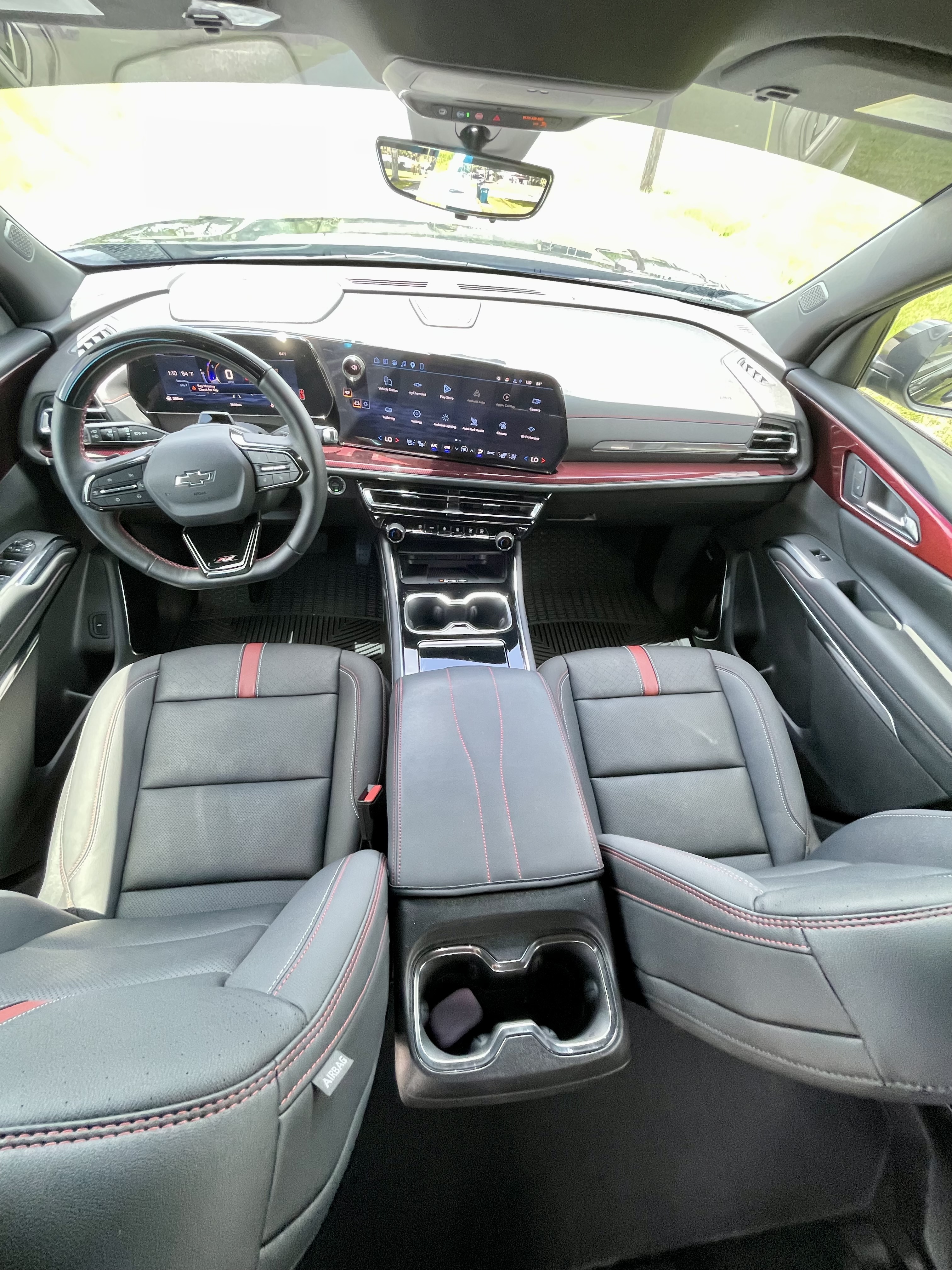 Used 2026 Chevrolet Traverse RS FWD image 11