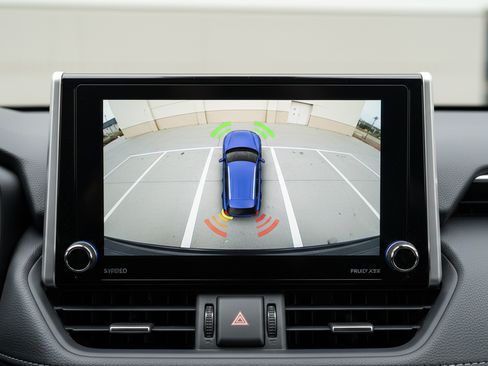 Used 2025 Toyota RAV4 XSE w/ Premium Package image 12