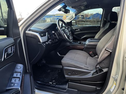 Used 2017 GMC Yukon XL SLE w/ SLE Value Package image 11