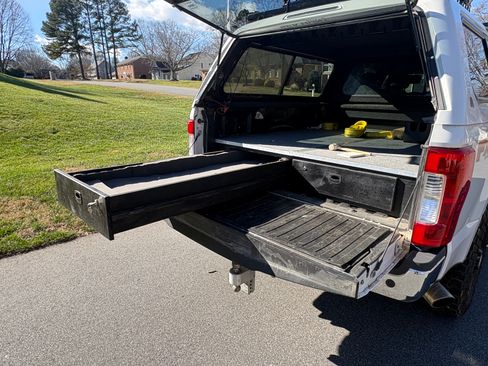 Used 2017 Ford F250 Lariat w/ Chrome Package image 14