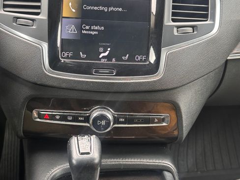 Used 2019 Volvo XC90 T5 Momentum w/ Advanced Package image 9