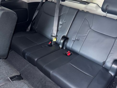 Used 2018 Lexus LX 570 4WD w/ Luxury Package image 19