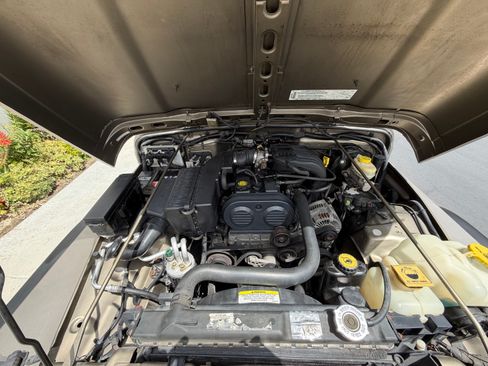 Used 2004 Jeep Wrangler SE AWD/4WD image 13