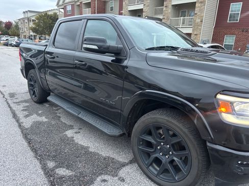 Used 2022 RAM 1500 Laramie AWD/4WD image 5