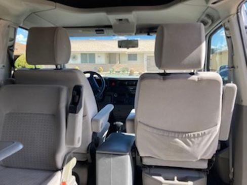 Used 2003 Volkswagen Eurovan MV FWD image 9