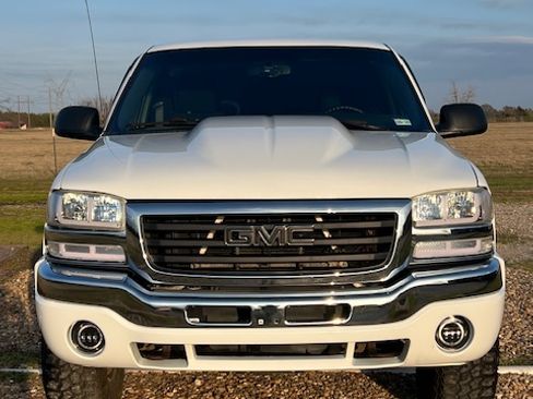 Used 2003 GMC Sierra 1500 SLE w/ Suspension Package, Off-Road image 4