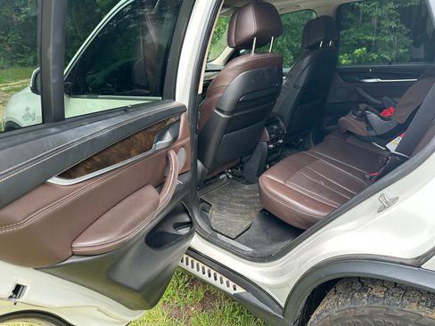 Used 2015 BMW X5 xDrive35d AWD/4WD image 16