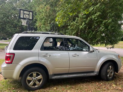Used 2011 Ford Escape Limited w/ 302A Rapid Spec Order Code