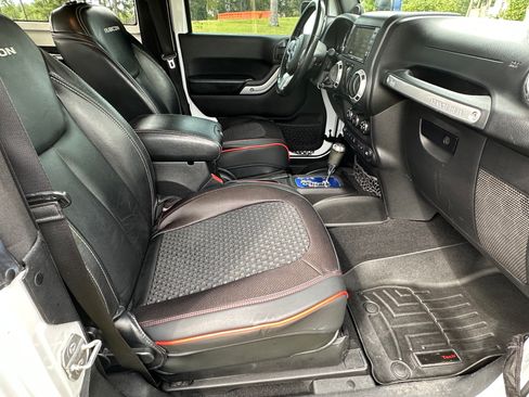 Used 2014 Jeep Wrangler Rubicon image 26