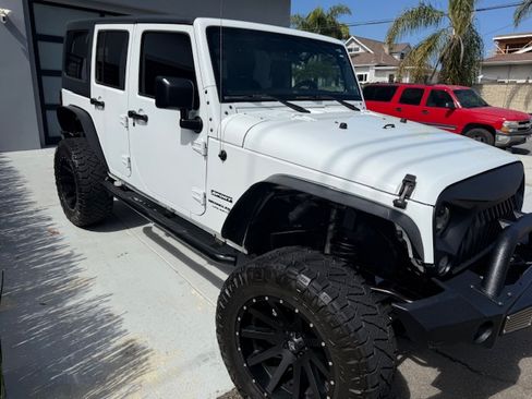 Used 2018 Jeep Wrangler Unlimited Sport w/ Connectivity Group image 6