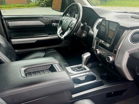 Used 2018 Toyota Tundra Platinum AWD/4WD image 9
