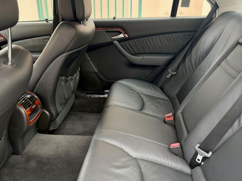 Used 2006 Mercedes-Benz S 500 S 500 Sedan 4D image 10