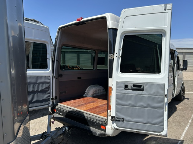 Used 2006 Dodge Sprinter 2500 w/ PWR Convenience Group RWD image 17