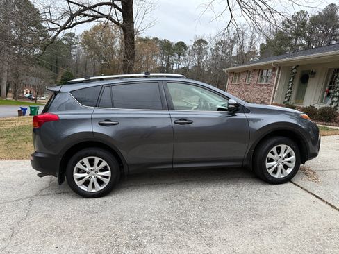 Used 2015 Toyota RAV4 Limited image 4
