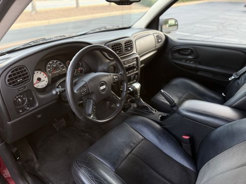 Used 2008 Chevrolet TrailBlazer SS w/ Sun And 6-Disc Cd Package image 11