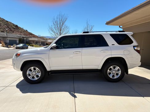 Used 2019 Toyota 4Runner SR5 Premium image 13