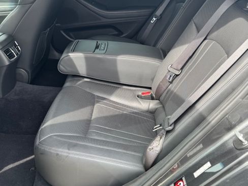 Used 2018 Genesis G80 3.8 w/ Option Group 02 RWD image 9