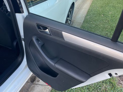 Used 2016 Volkswagen Jetta SE image 19