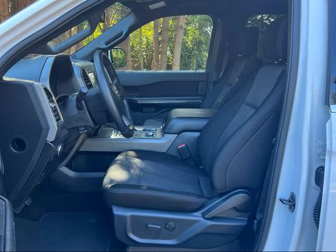 Used 2020 Ford Expedition Max XLT image 10