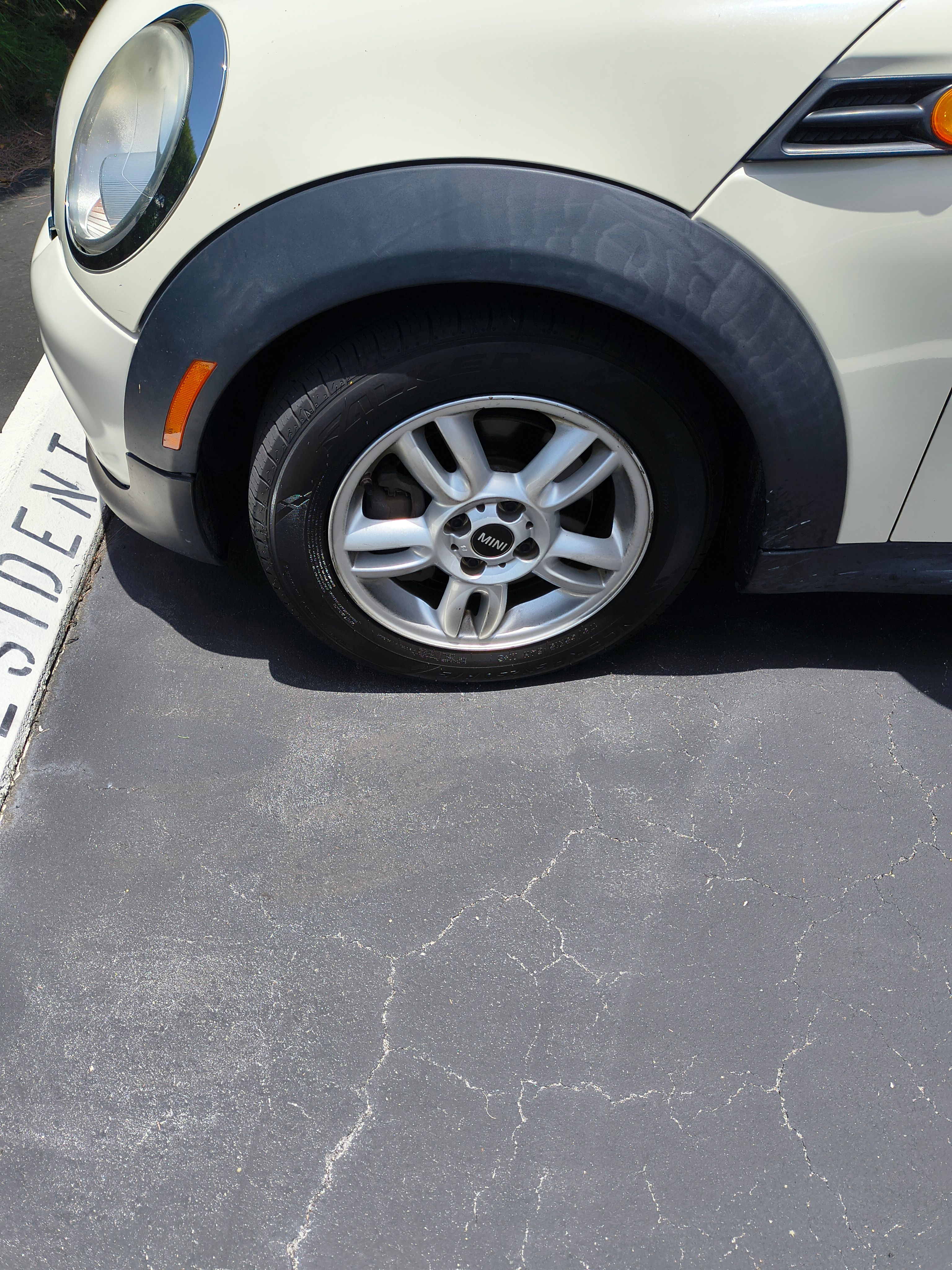 Used 2013 MINI Cooper Clubman FWD image 8