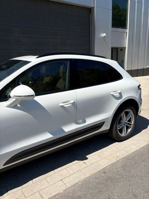 Used 2022 Porsche Macan AWD/4WD image 6