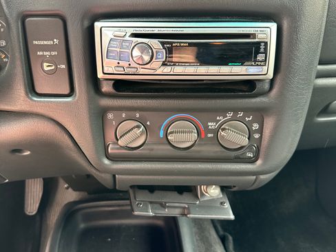 Used 2002 Chevrolet S10 Pickup LS w/ LS Preferred Equipment Group image 17