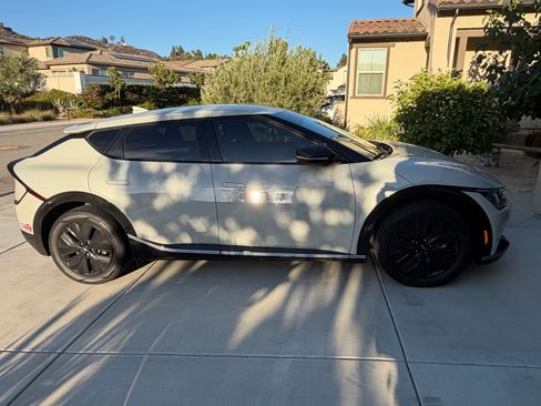Used 2022 Kia EV6 Wind RWD image 2