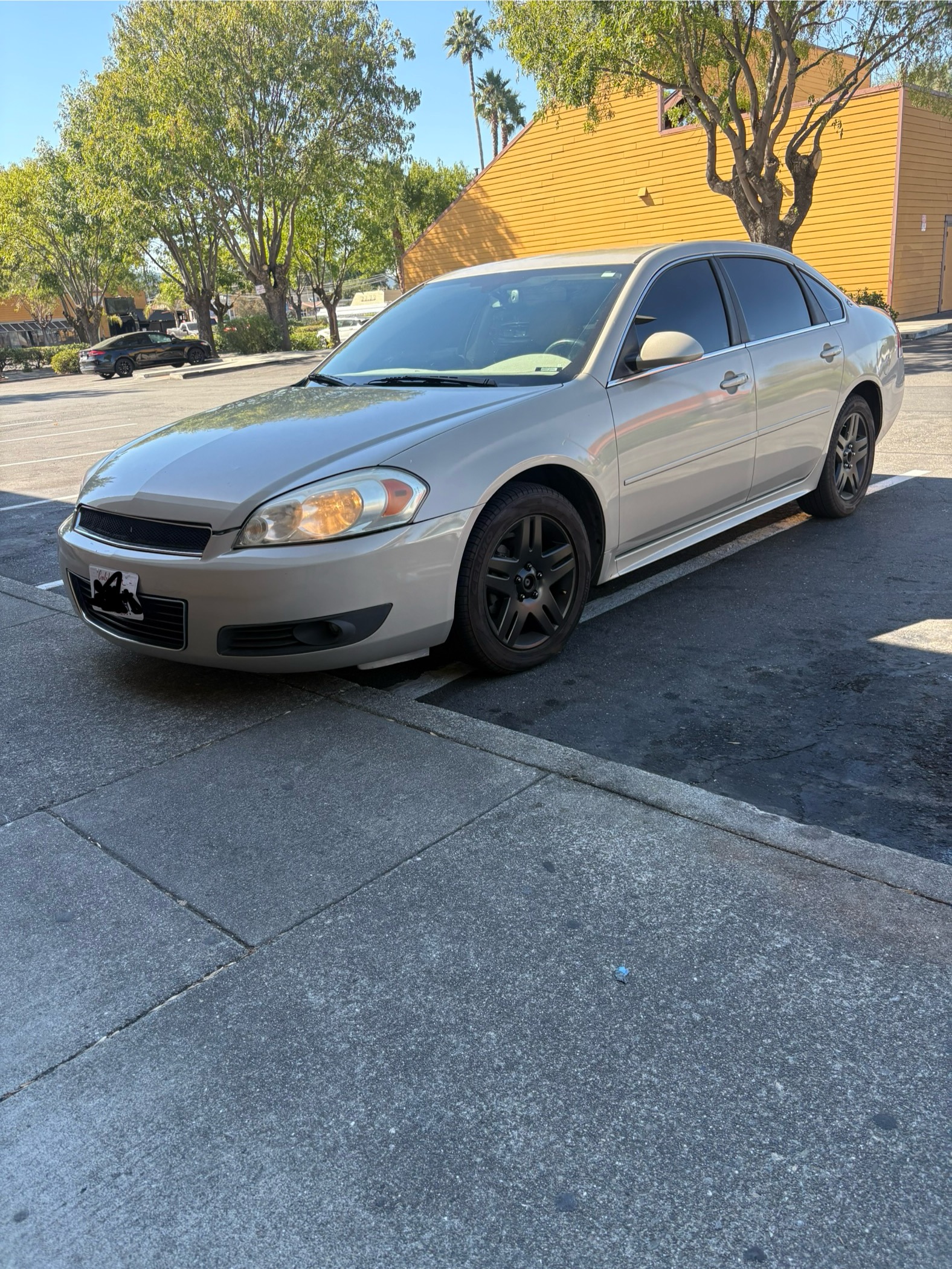 Used 2010 Chevrolet Impala LT w/ Convenience Package FWD image 2